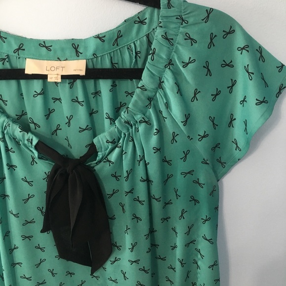 LOFT Tops - LOFT 🍂bow print with black bow teal blouse MP